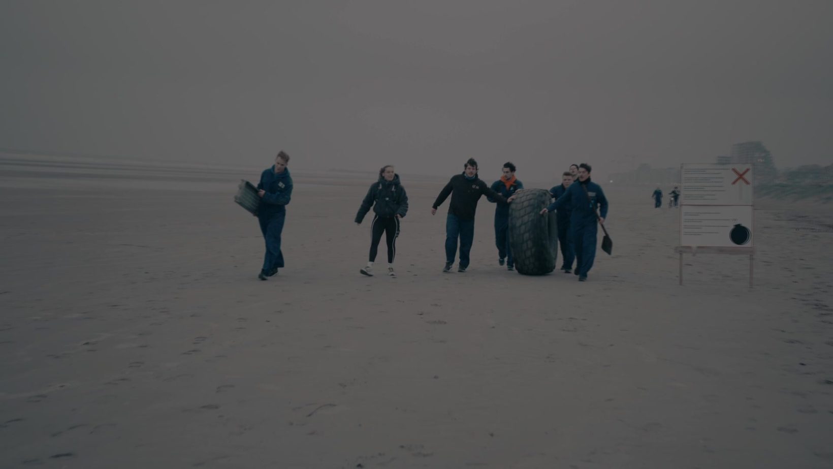 Breed overzicht van de bootcampopdrachten op het strand